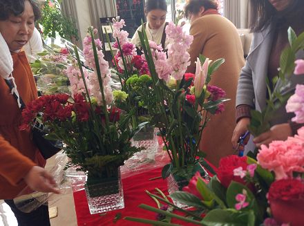 湖州華都舉辦&ldquo;麗人節(jié)&rdquo;專(zhuān)場(chǎng)活動(dòng)