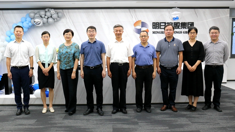 中國(guó)塑協(xié)理事長(zhǎng)朱文瑋到訪(fǎng)明日控股