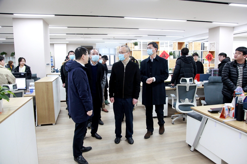 開(kāi)工大吉！節(jié)后上班第一天 集團(tuán)領(lǐng)導(dǎo)拜年鼓干勁